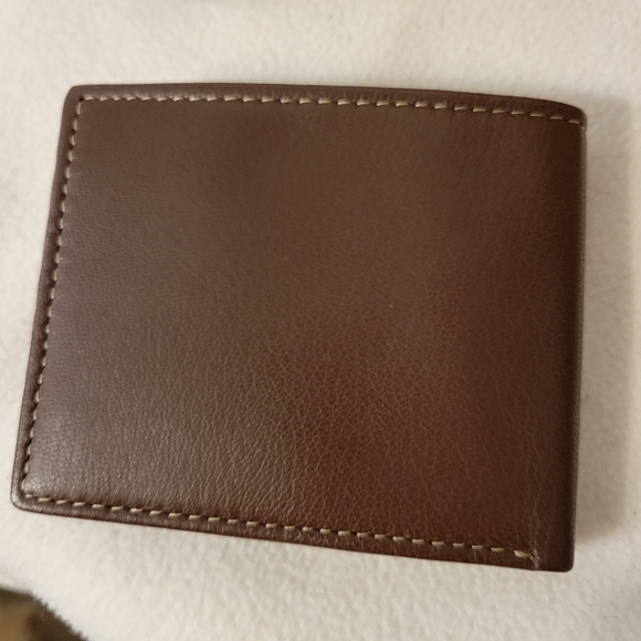 Timberland NWT Brown Leather Passcase Wallet - Picture 7 of 7